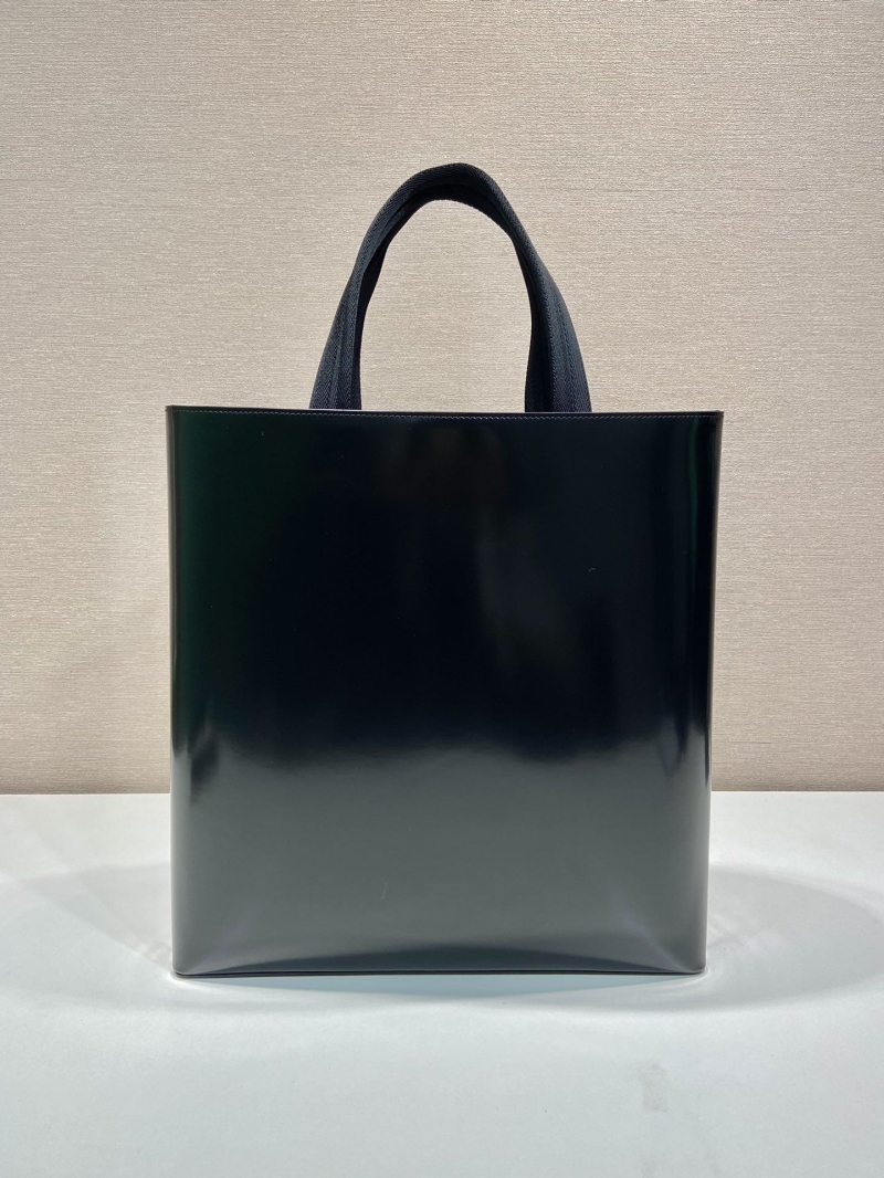 Pra*a tote bags